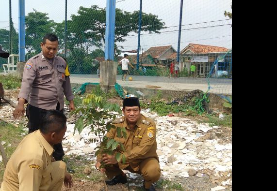 Peduli Gerakan Penanaman Pohon Serentak Pemdes Rejosari Kangkung